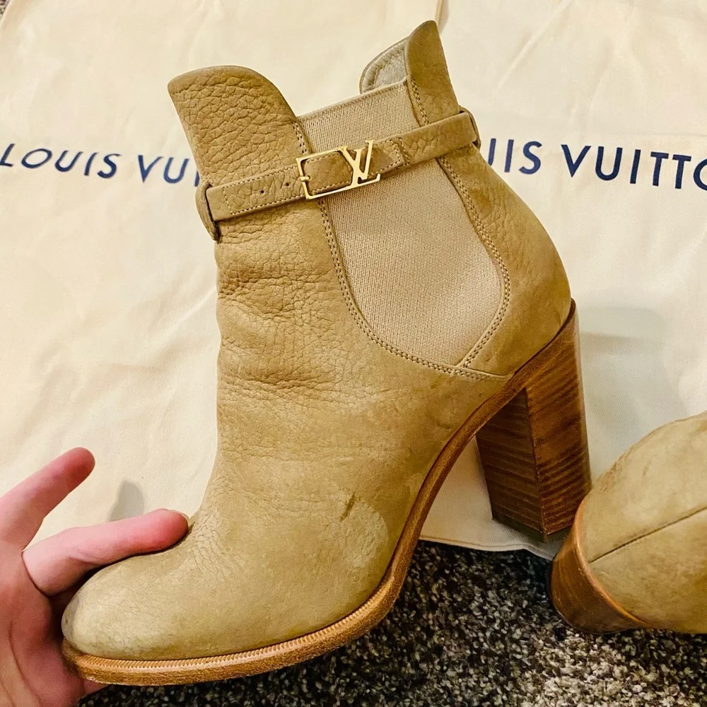 Louis Vuitton Beige Suede Adventure Heeled Ankle Boots